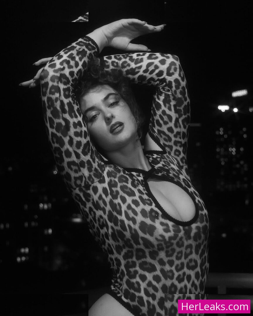 Stefania Ferrario - Image 153