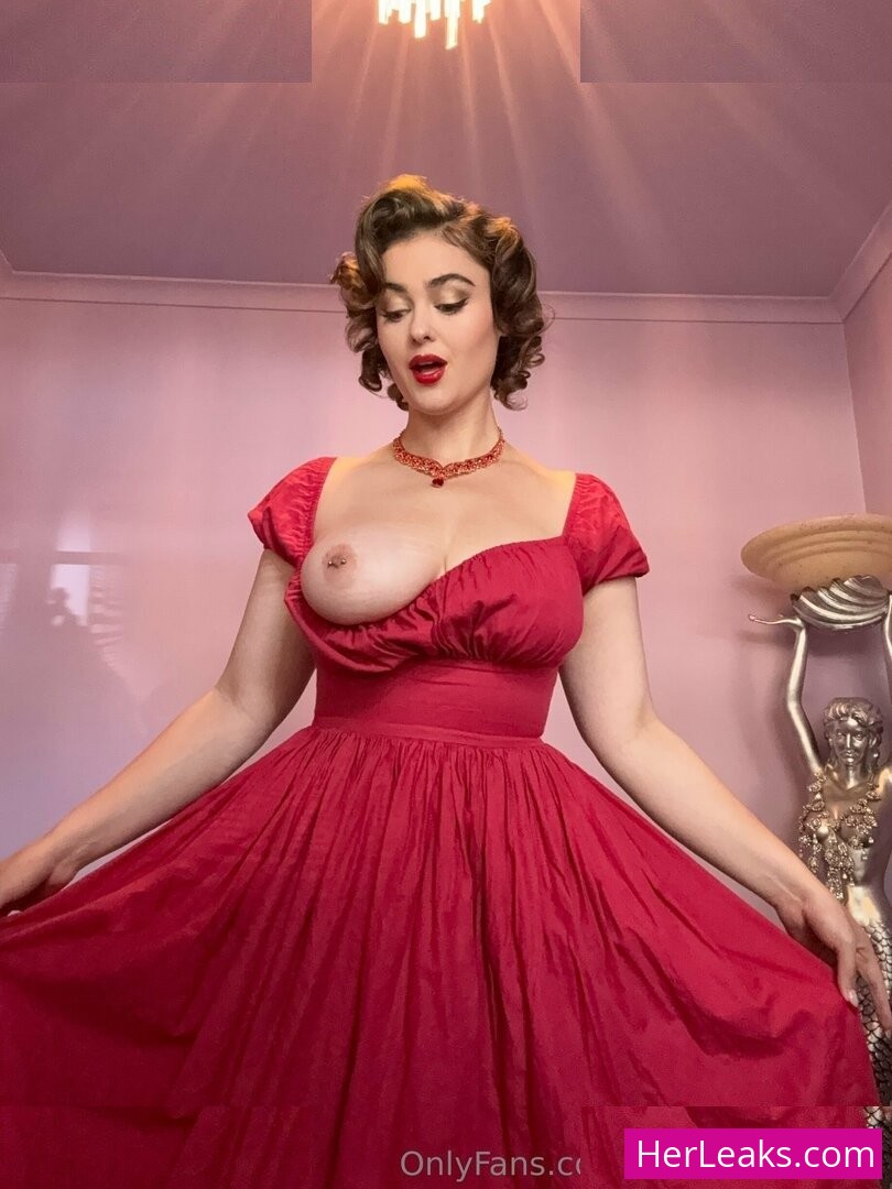 Stefania Ferrario - Image 145
