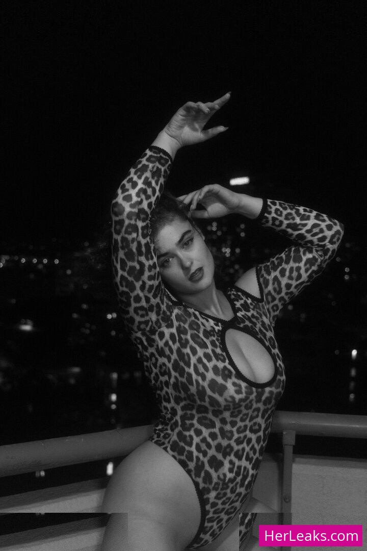 Stefania Ferrario - Image 69