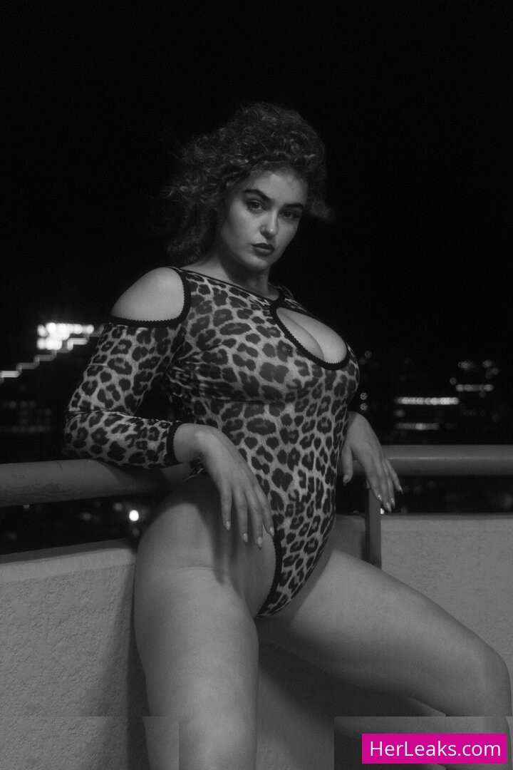 Stefania Ferrario - Image 68