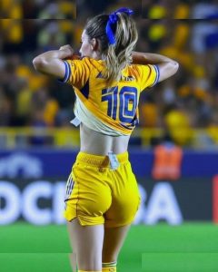 Tatiana Flores - Image 15
