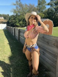 Tianna Gregory - Image 45