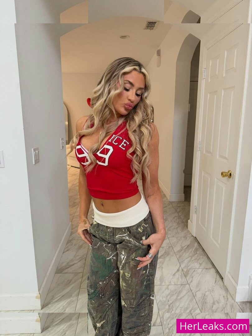 Tiffany Stratton - Image 66