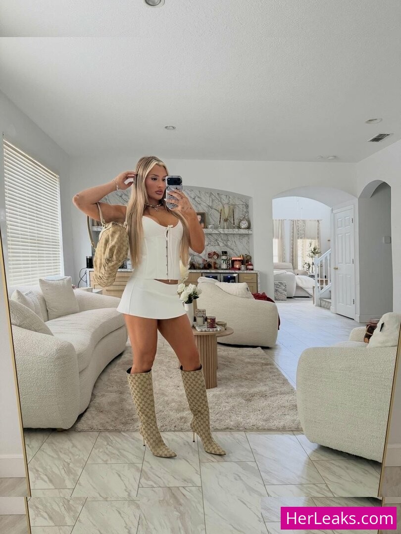 Tiffany Stratton - Image 63