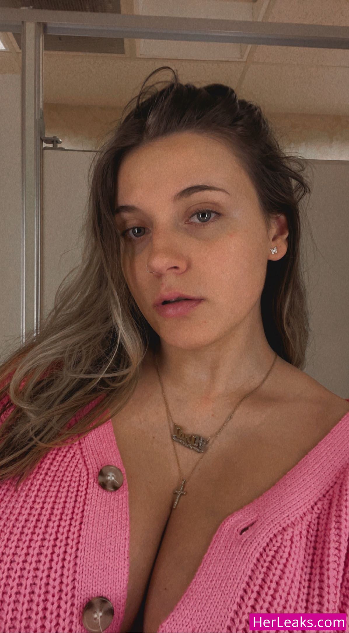 Kira Hothan - Image 111