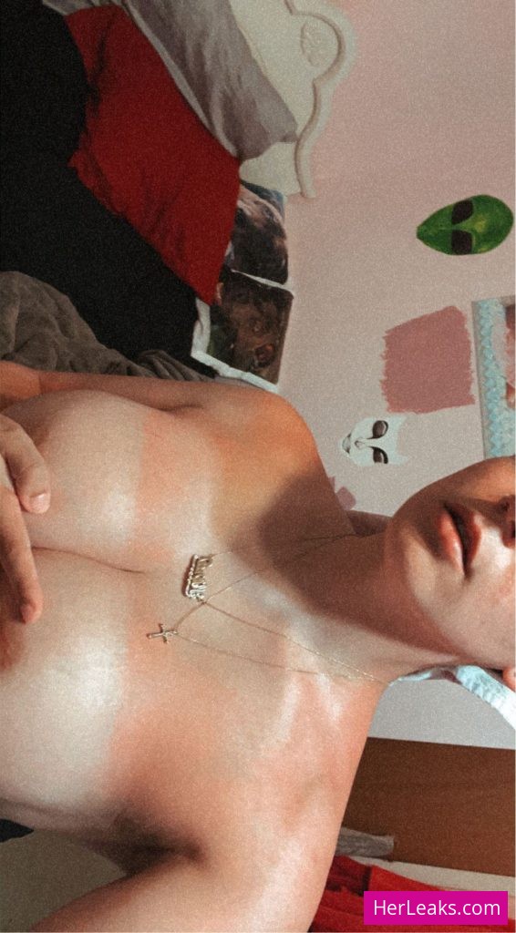 Kira Hothan - Image 554