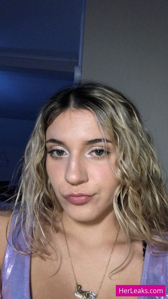 Kira Hothan - Image 652