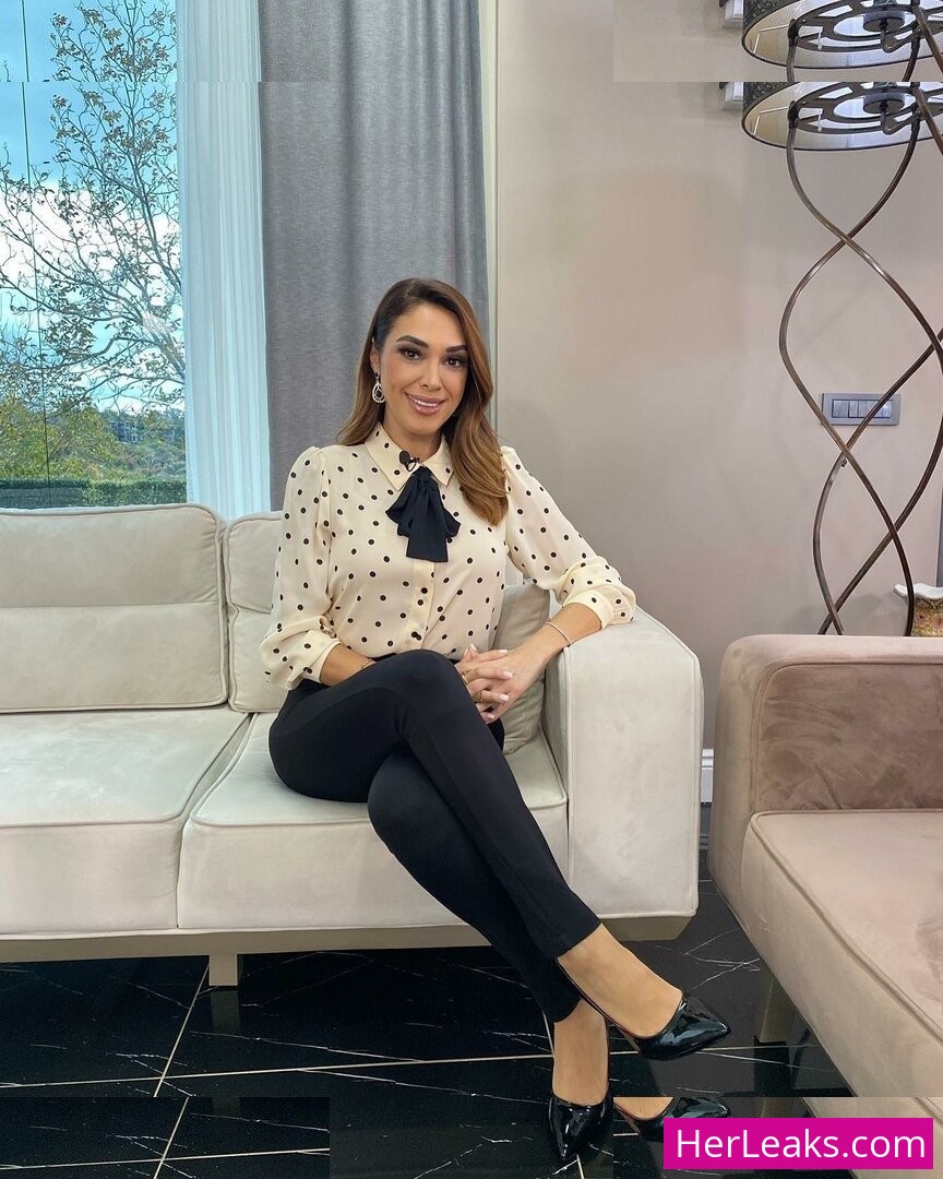 Zuhal Topal - Image 47