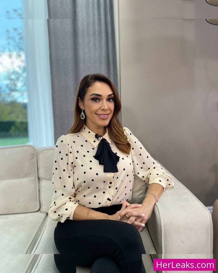 Zuhal Topal - Image 46