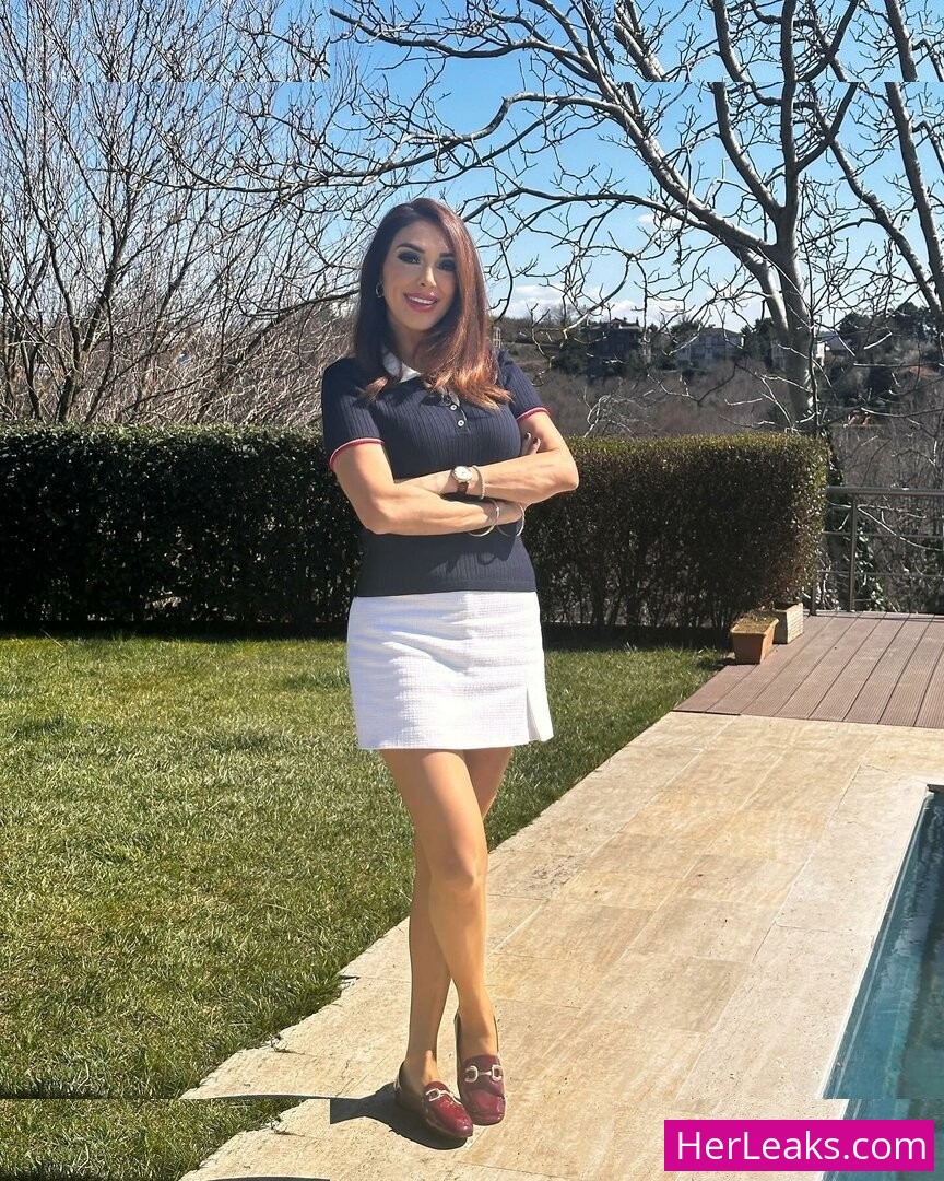 Zuhal Topal - Image 38