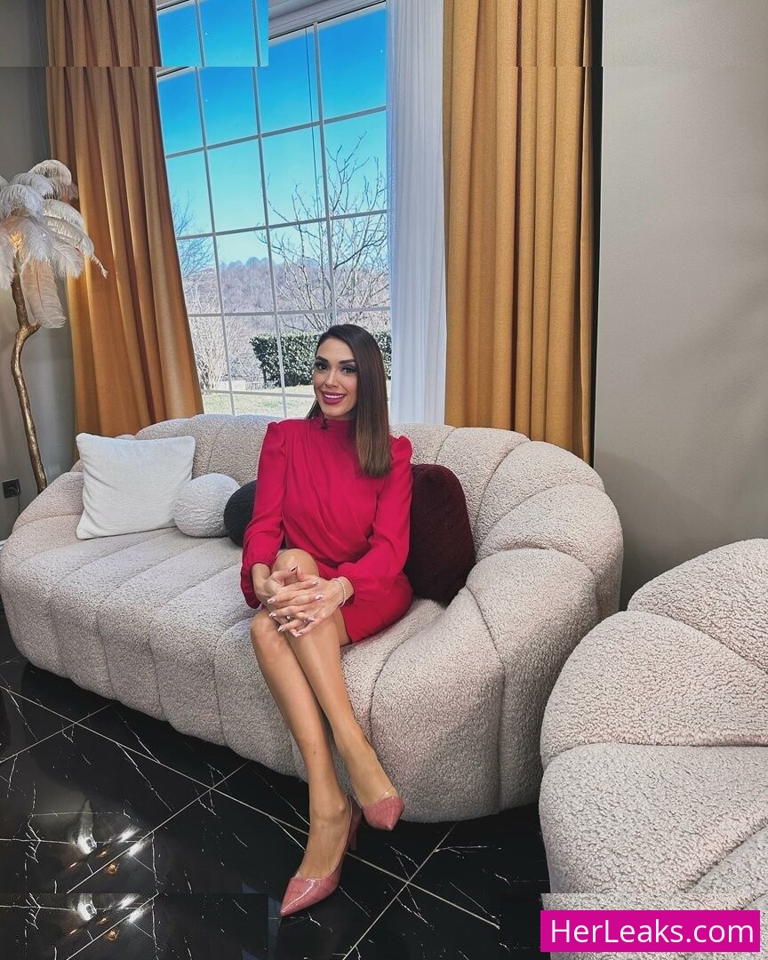 Zuhal Topal - Image 10