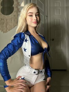 Alyssa Devyn - Image 74