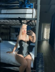 Alyssa Devyn - Image 13