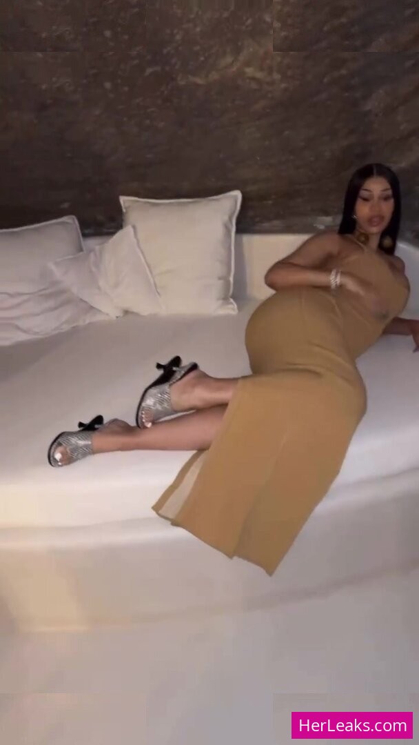 Cardi B - Image 189