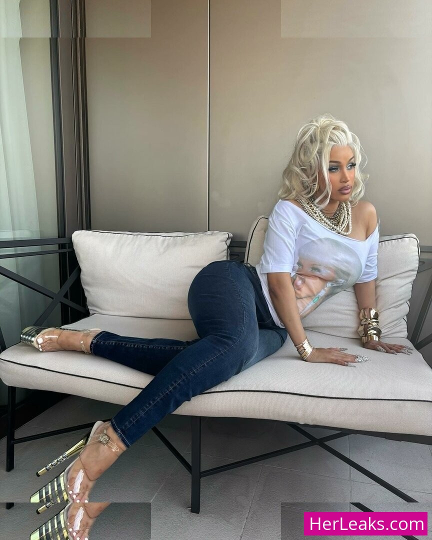 Cardi B - Image 170