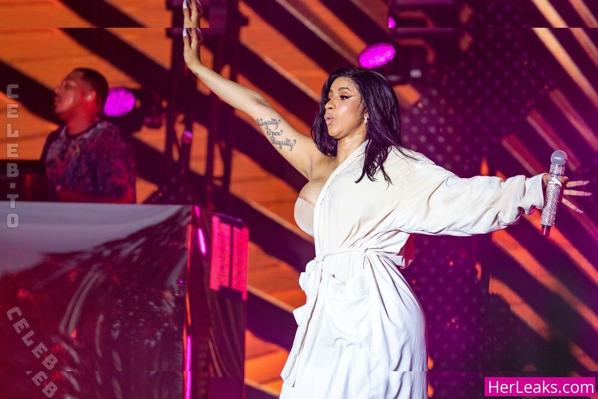 Cardi B - Image 122