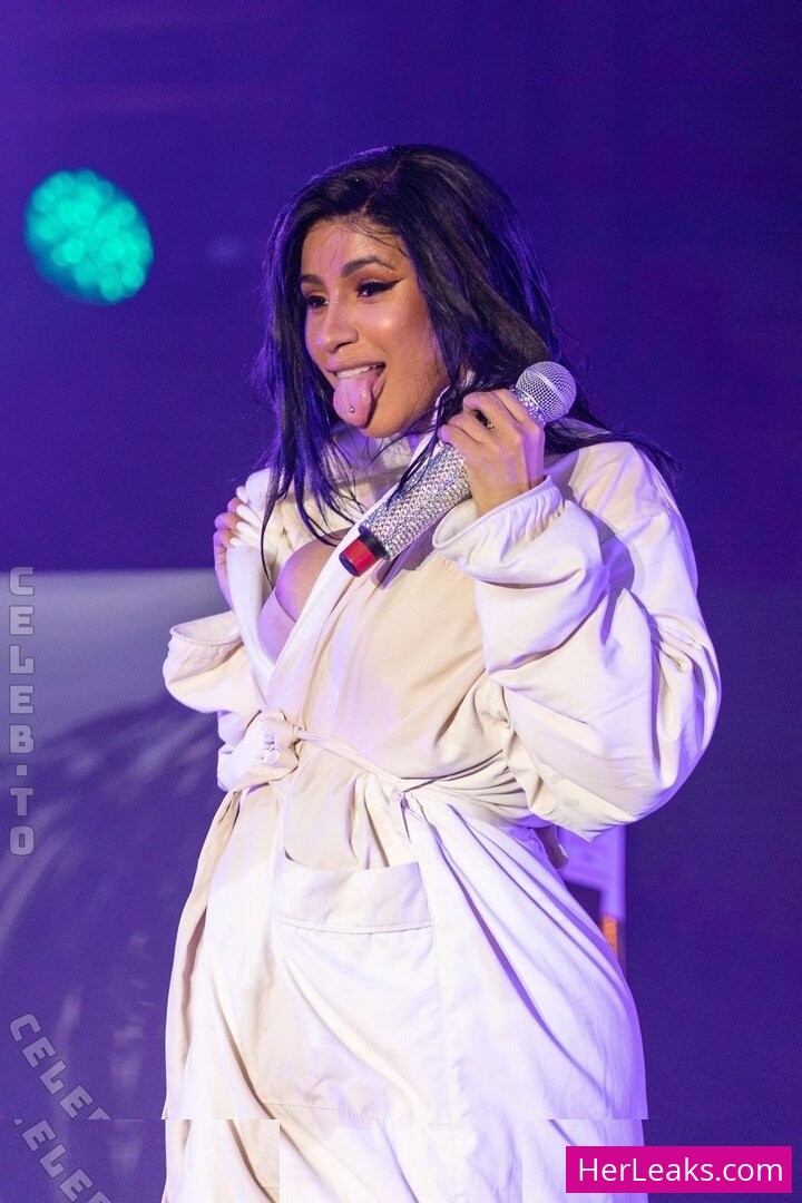 Cardi B - Image 115
