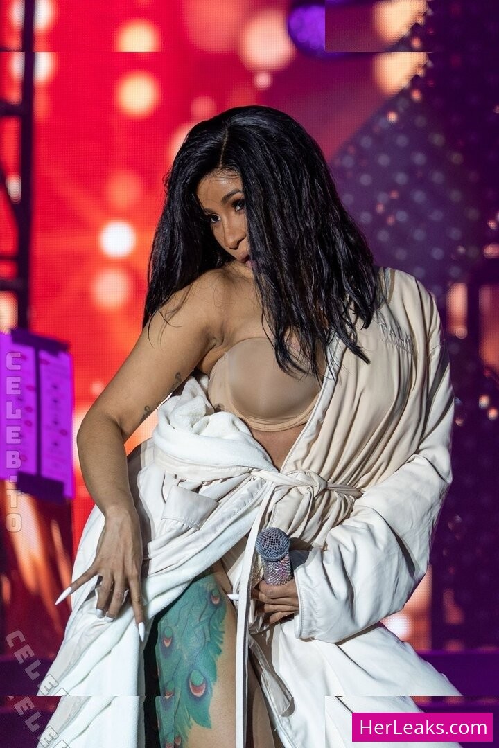 Cardi B - Image 114