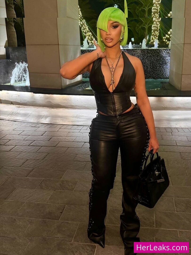 Cardi B - Image 38