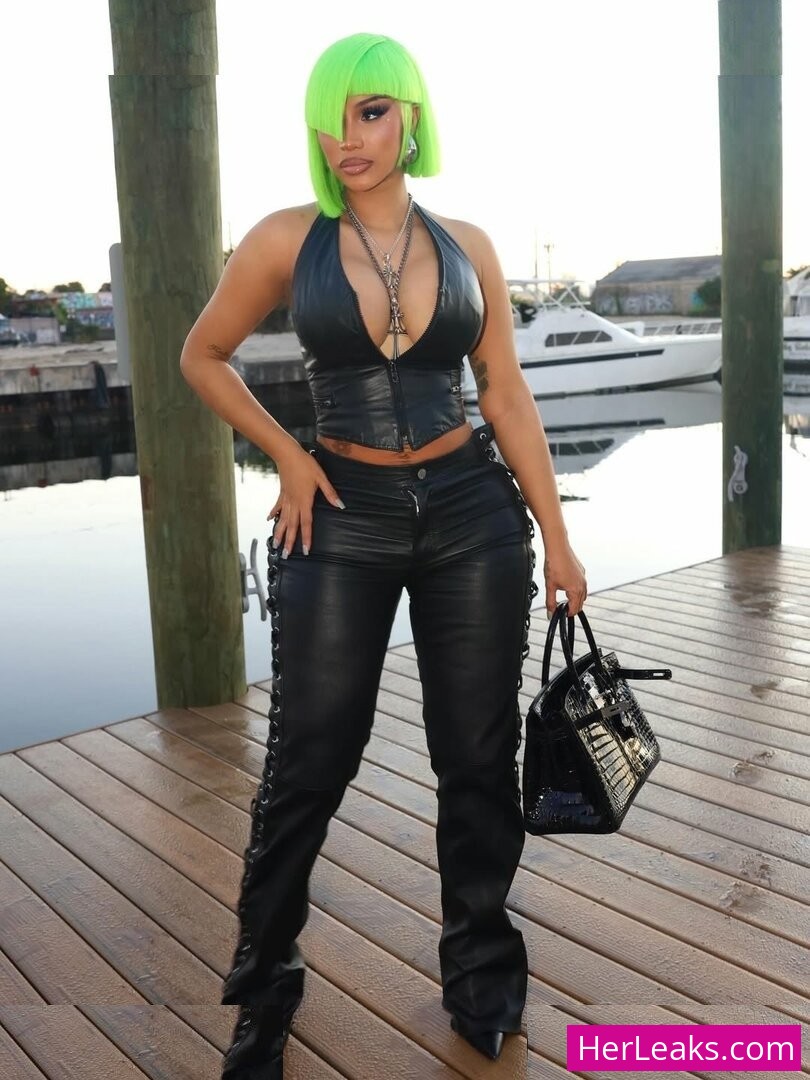 Cardi B - Image 32