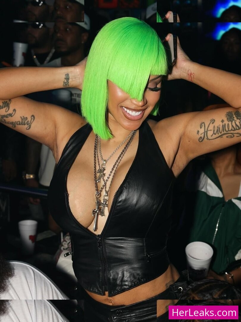 Cardi B - Image 31