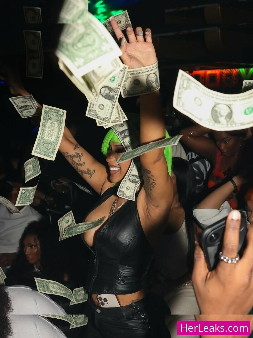 Cardi B - Image 29