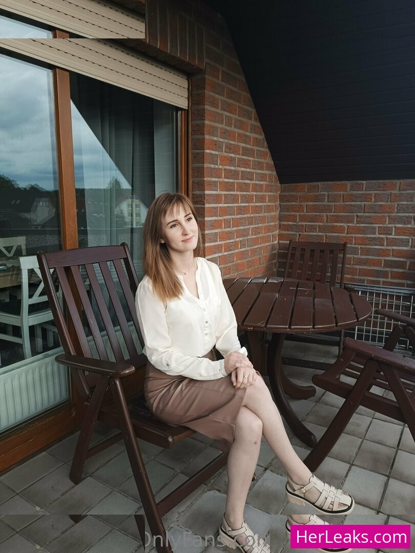 emma-goldie - Image 2