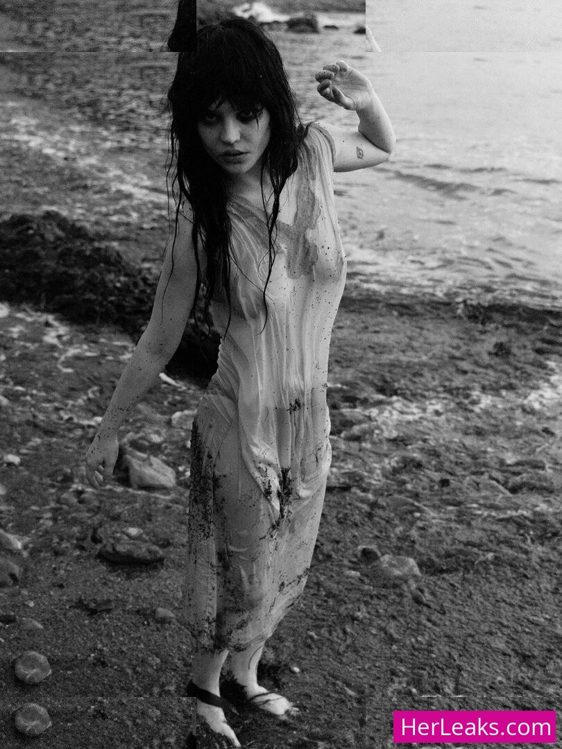 Sophie Thatcher - Image 152