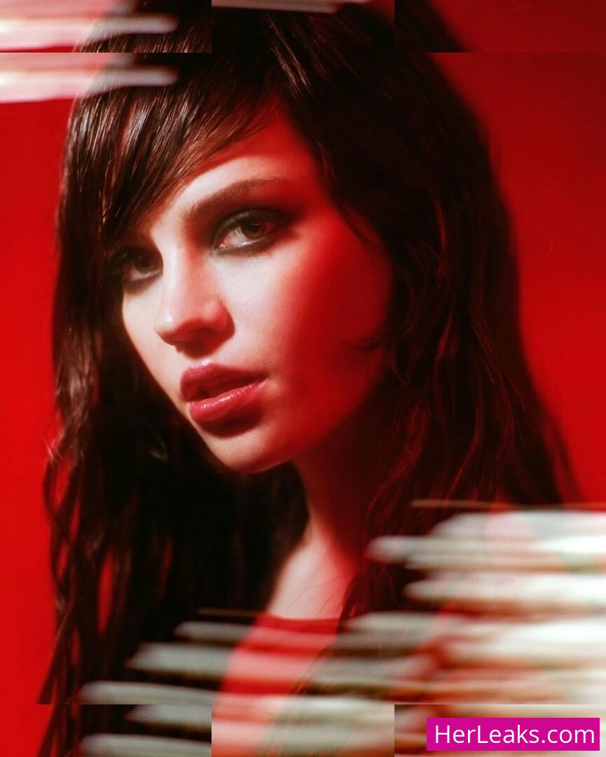 Sophie Thatcher - Image 124