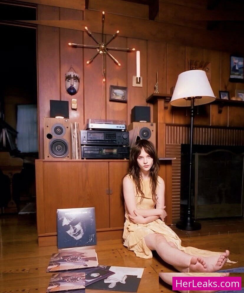 Sophie Thatcher - Image 112
