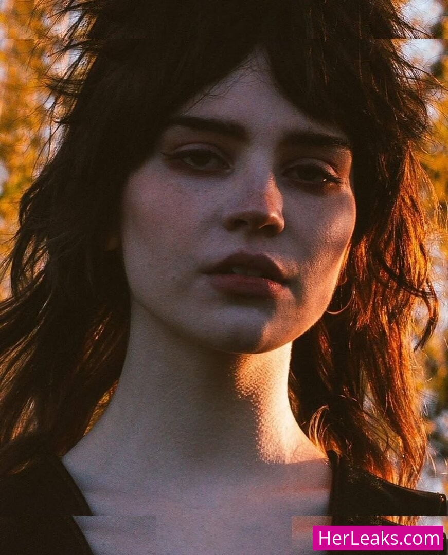 Sophie Thatcher - Image 104