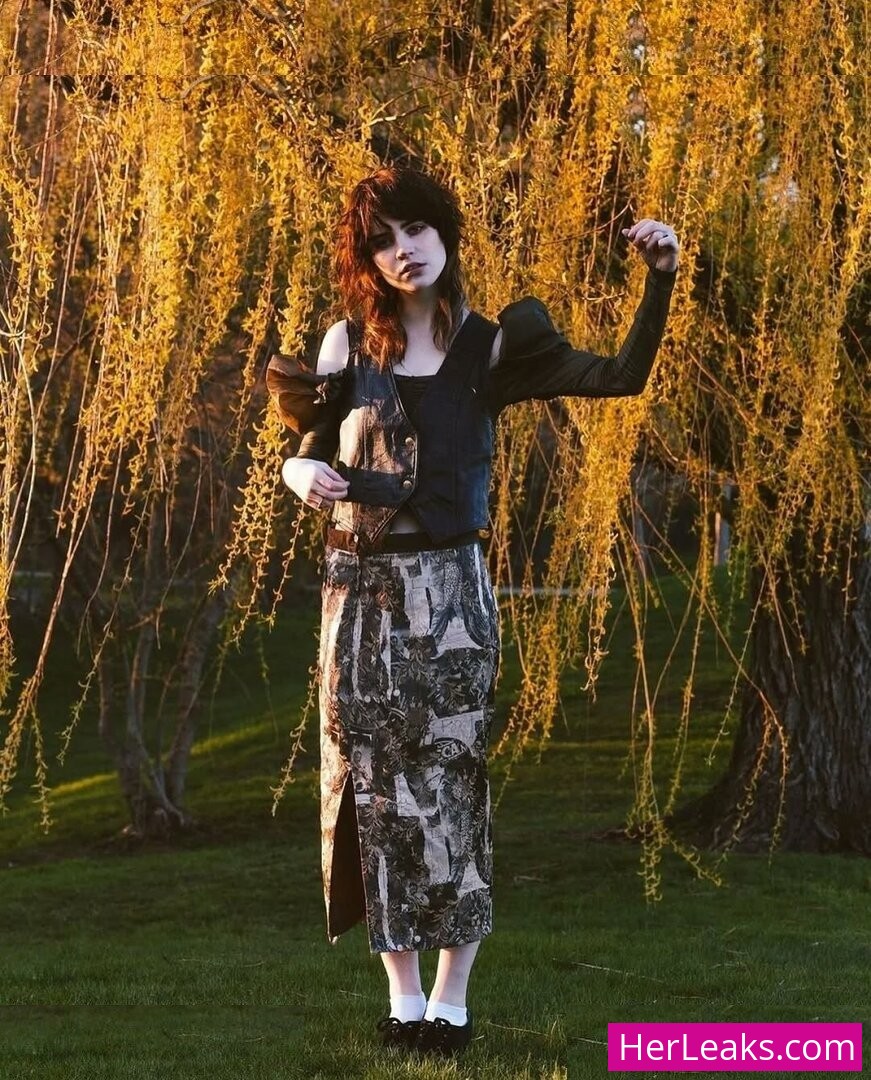 Sophie Thatcher - Image 100