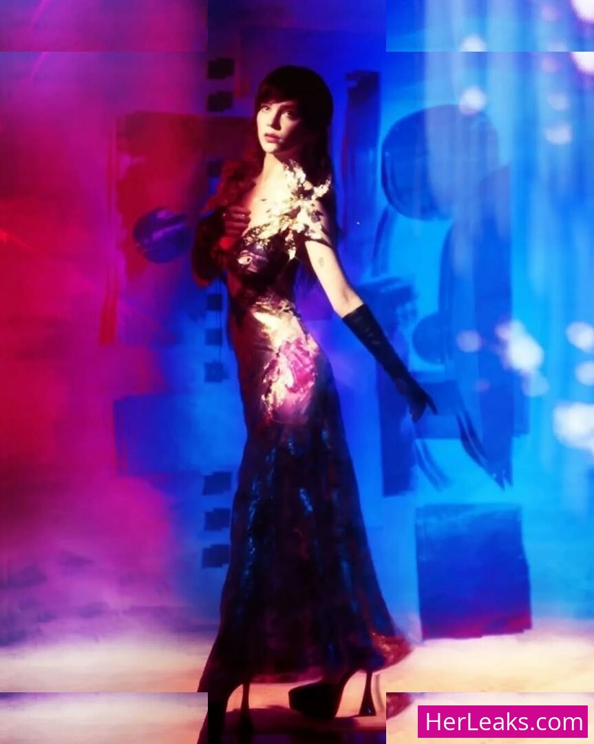 Sophie Thatcher - Image 20