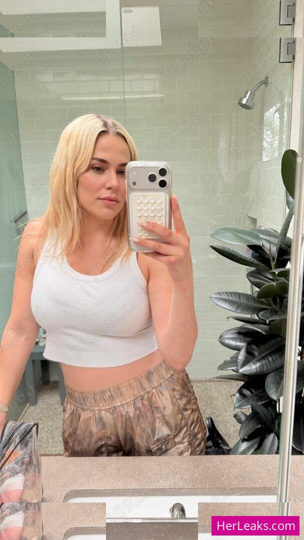 WWE Lana - Image 7