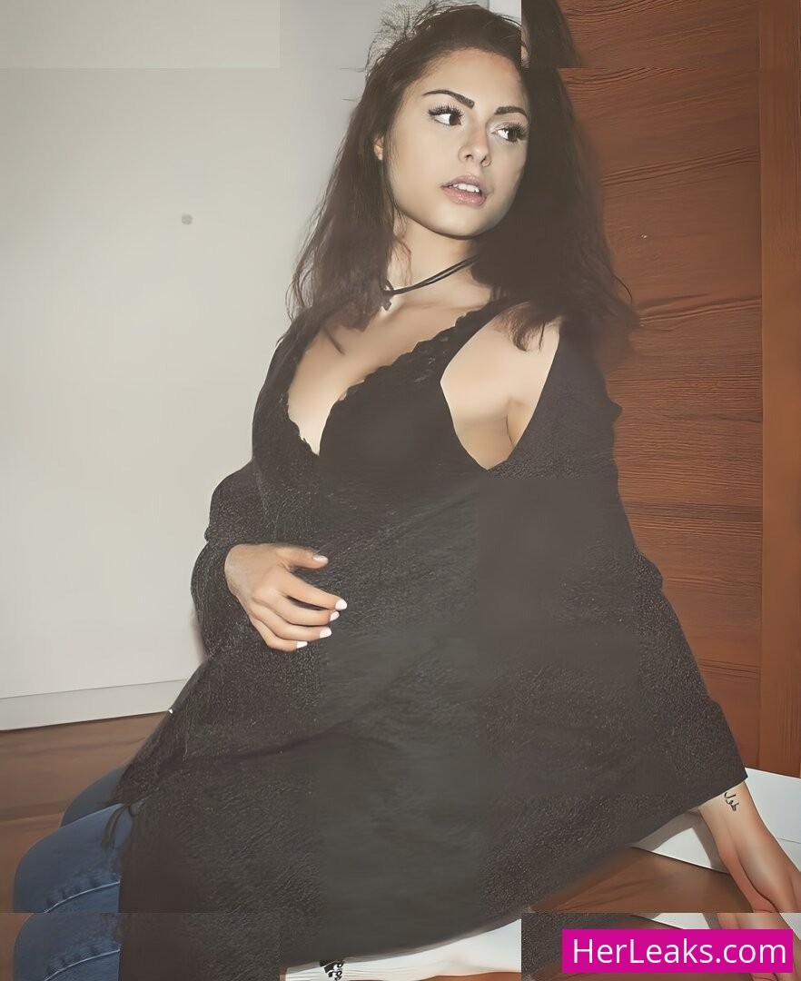 Alina Khani - Image 145