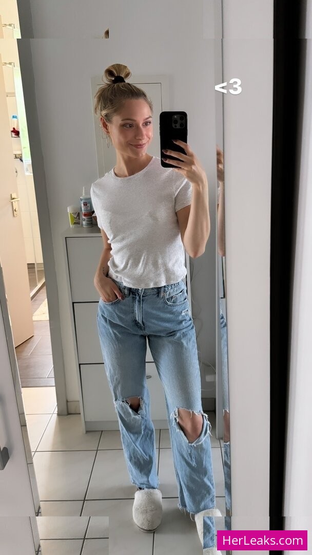 Alina Khani - Image 117