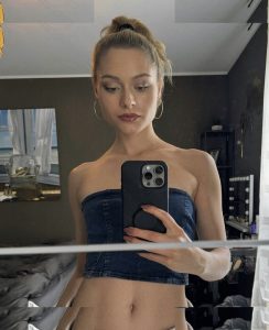 Alina Khani - Image 111