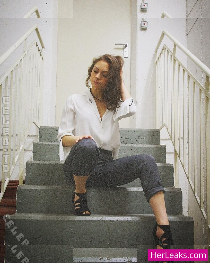 Alina Khani - Image 25