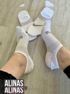 alinasworldoffeet - Image 20