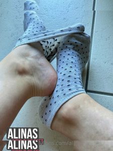 alinasworldoffeet - Image 18