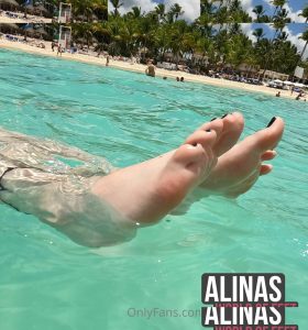 alinasworldoffeet - Image 11