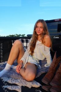 Anya Lacey - Image 61