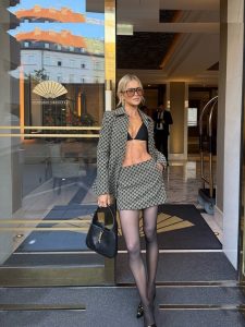 Caro Daur - Image 116