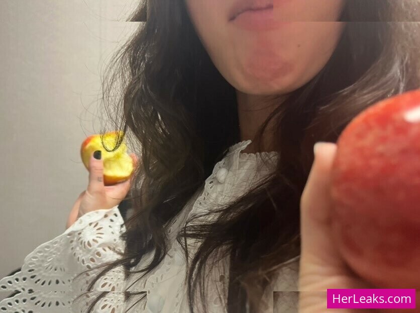 Clairo - Image 188