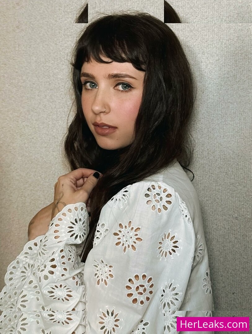 Clairo - Image 186