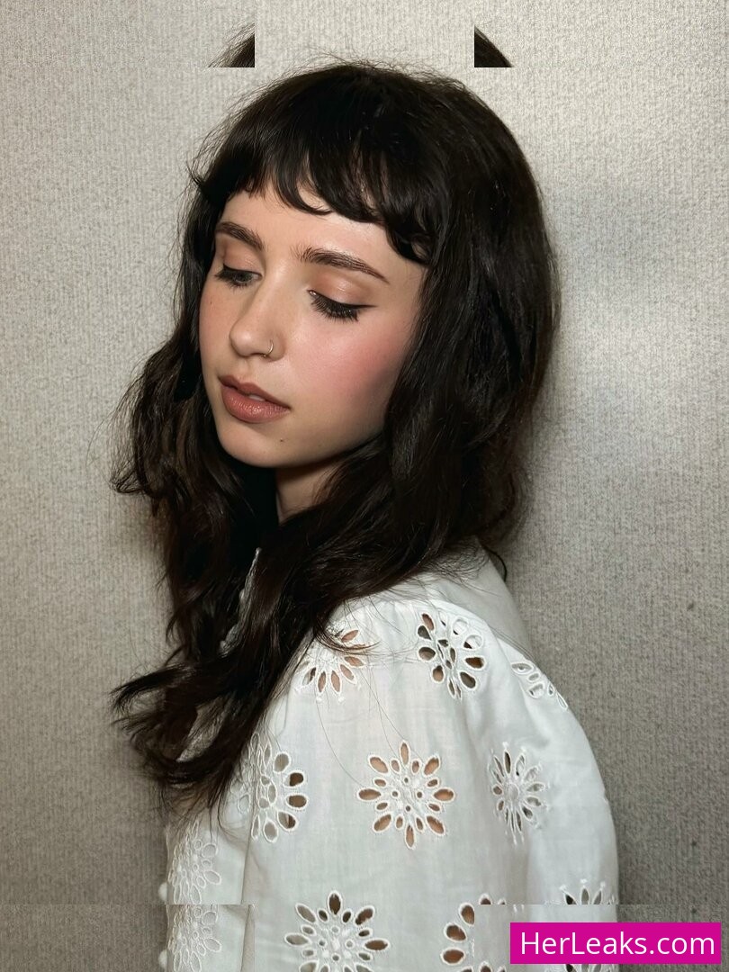 Clairo - Image 184