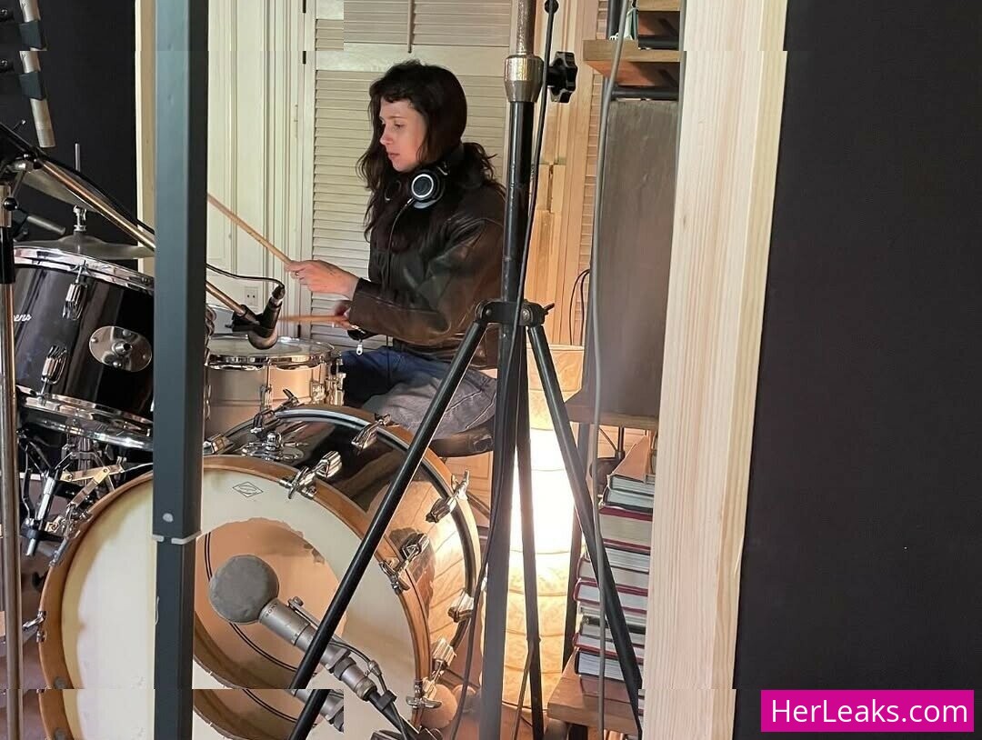 Clairo - Image 152