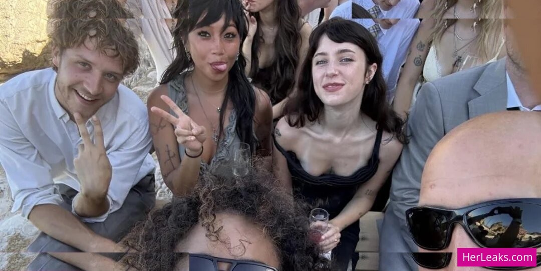 Clairo - Image 143