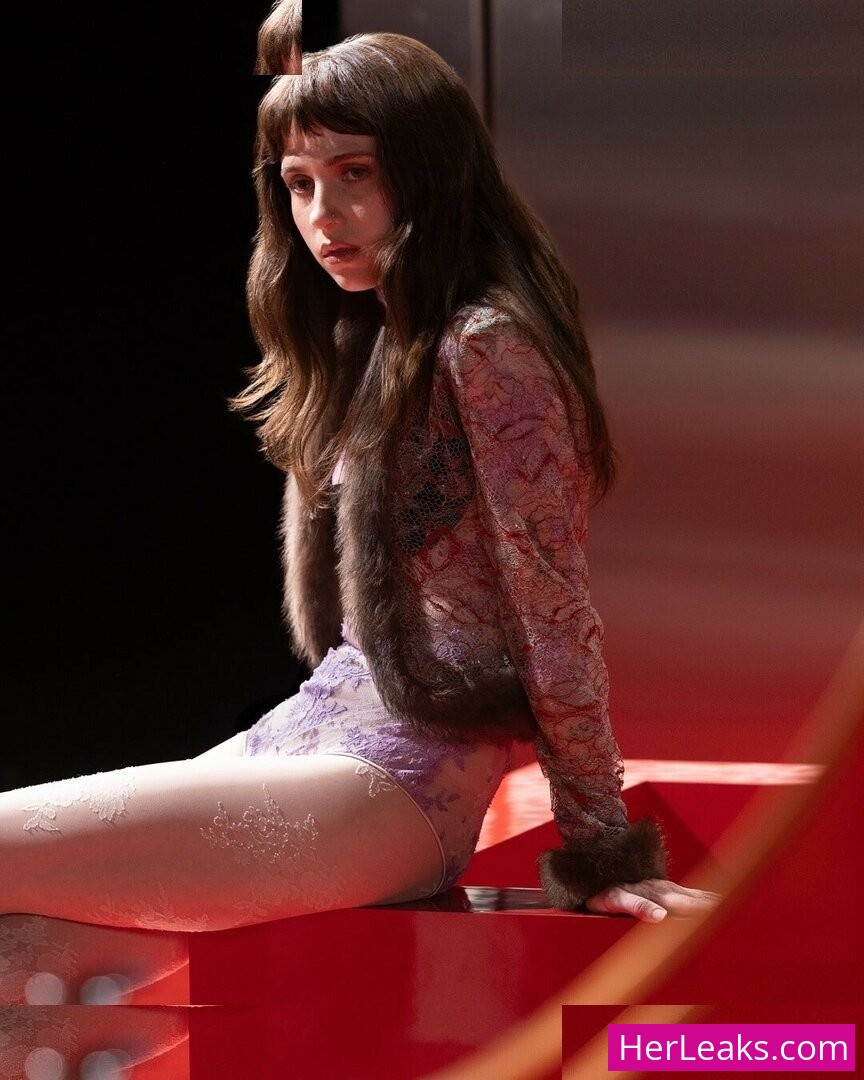 Clairo - Image 142
