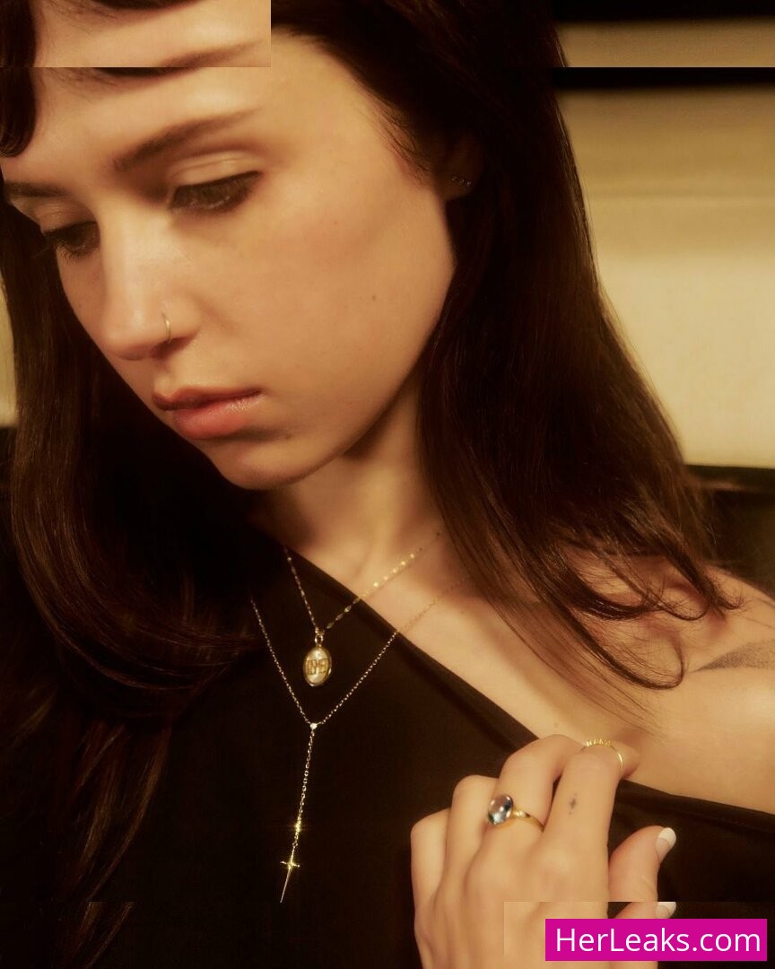 Clairo - Image 137